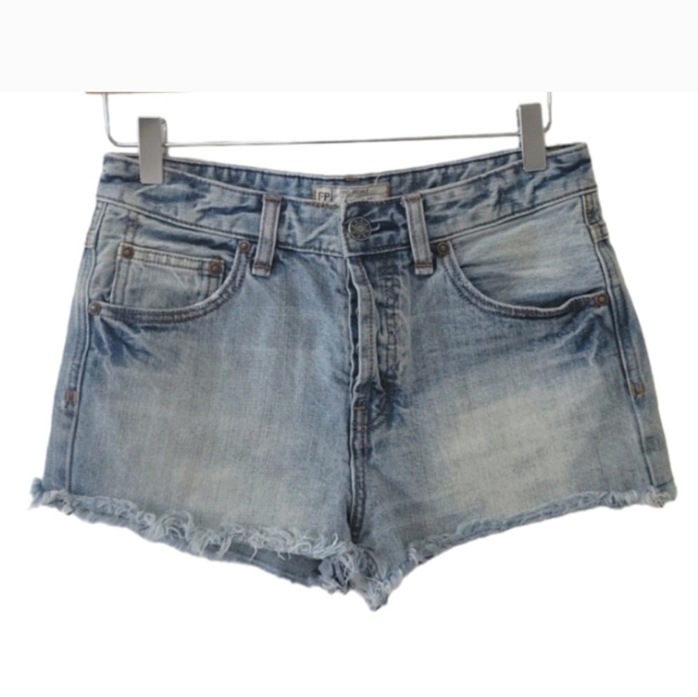 Free People frayed hem Denim distressed shorts Women's size 26